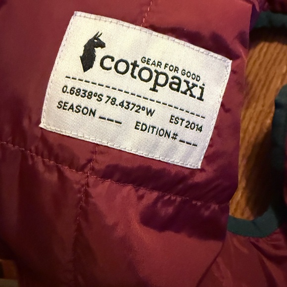 Catopaxi Colorblock Hooded Vest - Picture 4 of 9